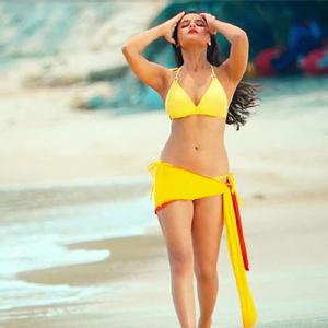 alia-bhatt-looks-super-hot-in-yellow-bikini.jpg Bollywood Bikini Actress Models