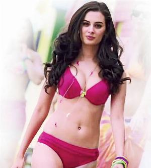 evelyn_sharma_in_bikini.jpg Bollywood Bikini Actress Models