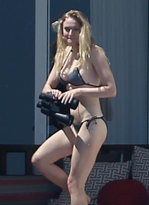 Sophie-Turner-Sexy-8-744x1024.jpg Sophie Turner(Sansa Stark) Bikini